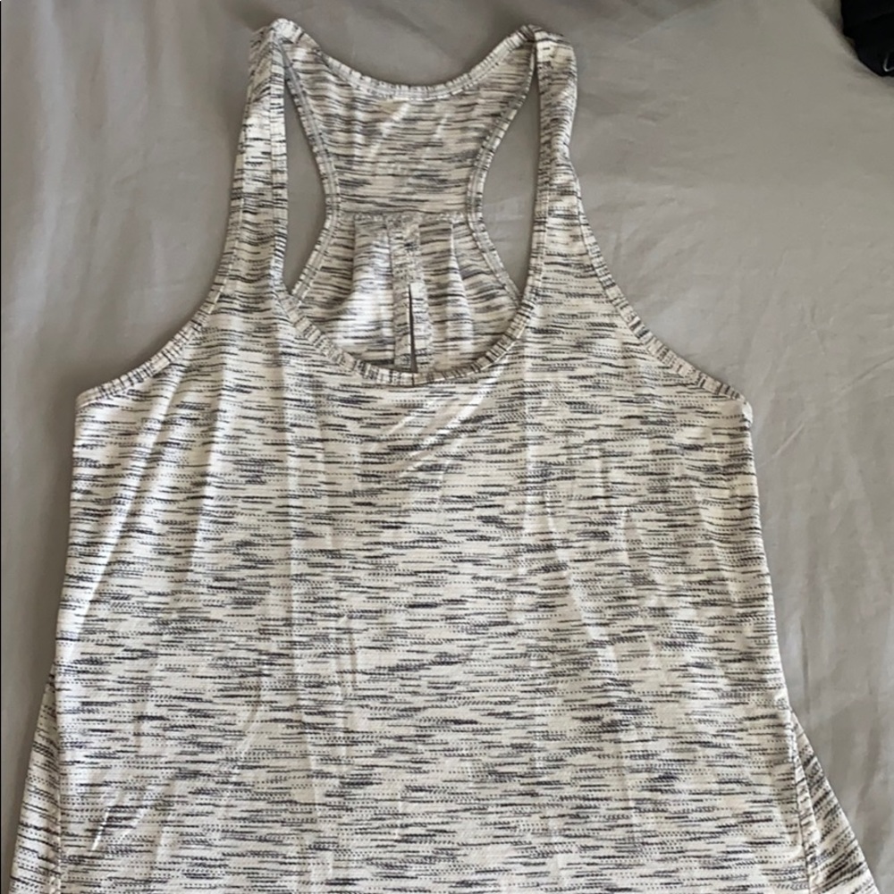 Lululemon lightweight top